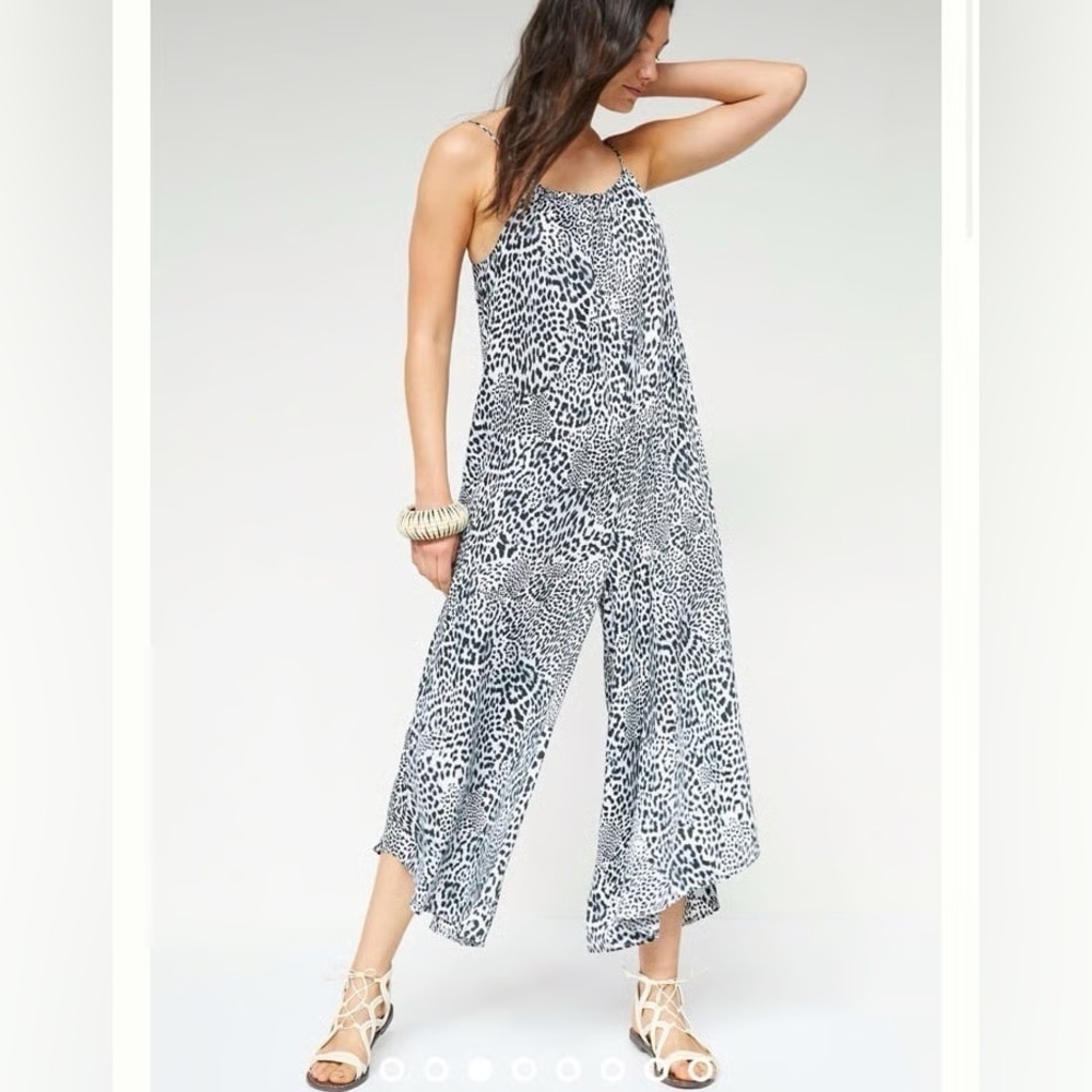 Anthropologie breezy wide-leg jumpsuit in black motif animal print size medium